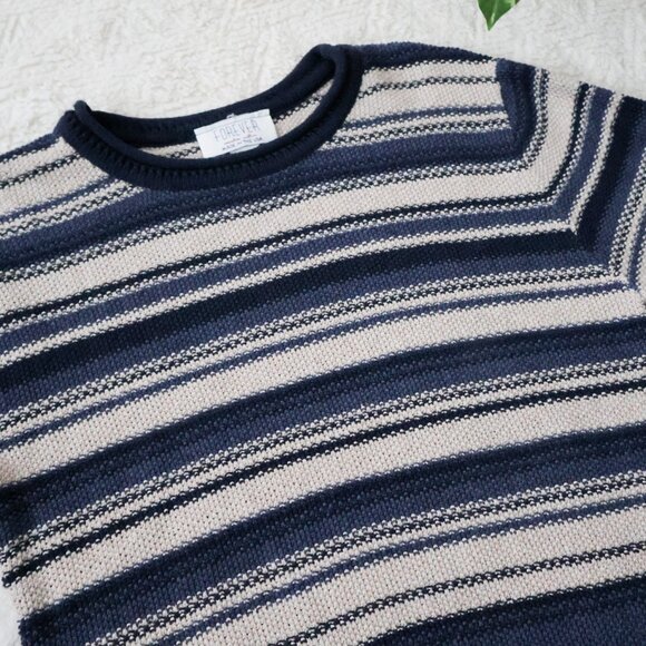 Short Sleeve Sweater - Picture 3 of 7